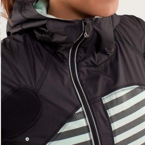 Lululemon Get Up And Glow Jacket Reflective 360 Sea Stripe Mint Moment Black 6 - Picture 8 of 16
